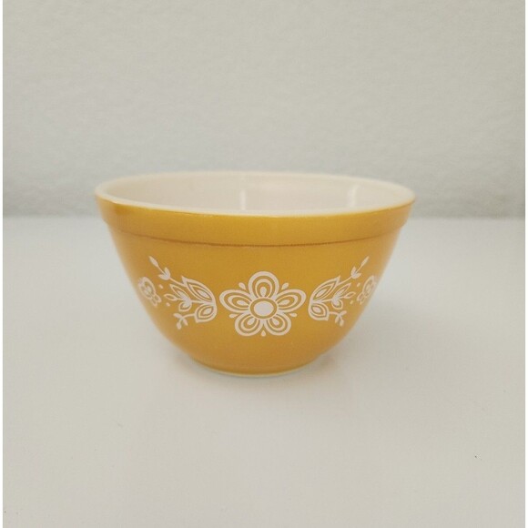 VTG PYREX MCM KITSCH BUTTERFLY GOLD #401 SMALL NESTING MIXING BOWL 1.5qt 750 ml - Picture 1 of 6